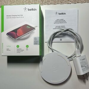 Belkin White Wireless Charging Pad with Cable and Adapter